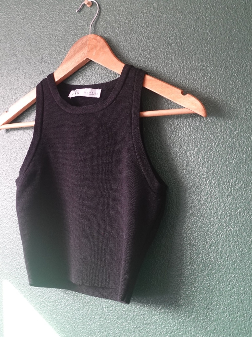 The Zara Women's Size Small Black Sleeveless Ribbed Knit Crop Top